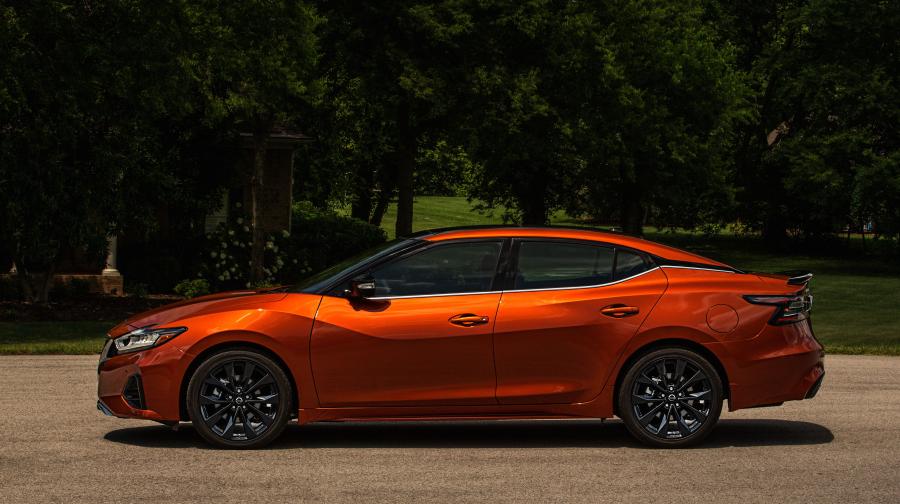  Nissan Maxima SR 2018 года  (фото 25 из 30)